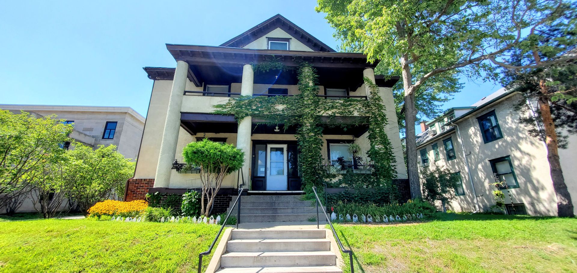 Minneapolis Apartment: 2224 Emerson Avenue South
