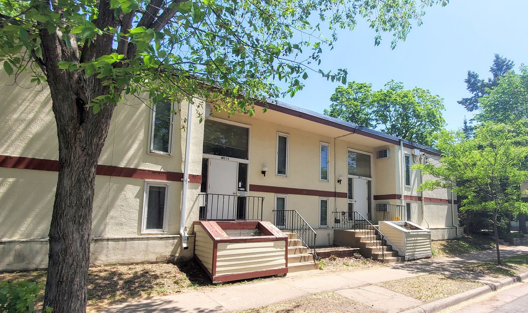 Minneapolis Apartment: 135 Seymour Avenue SE