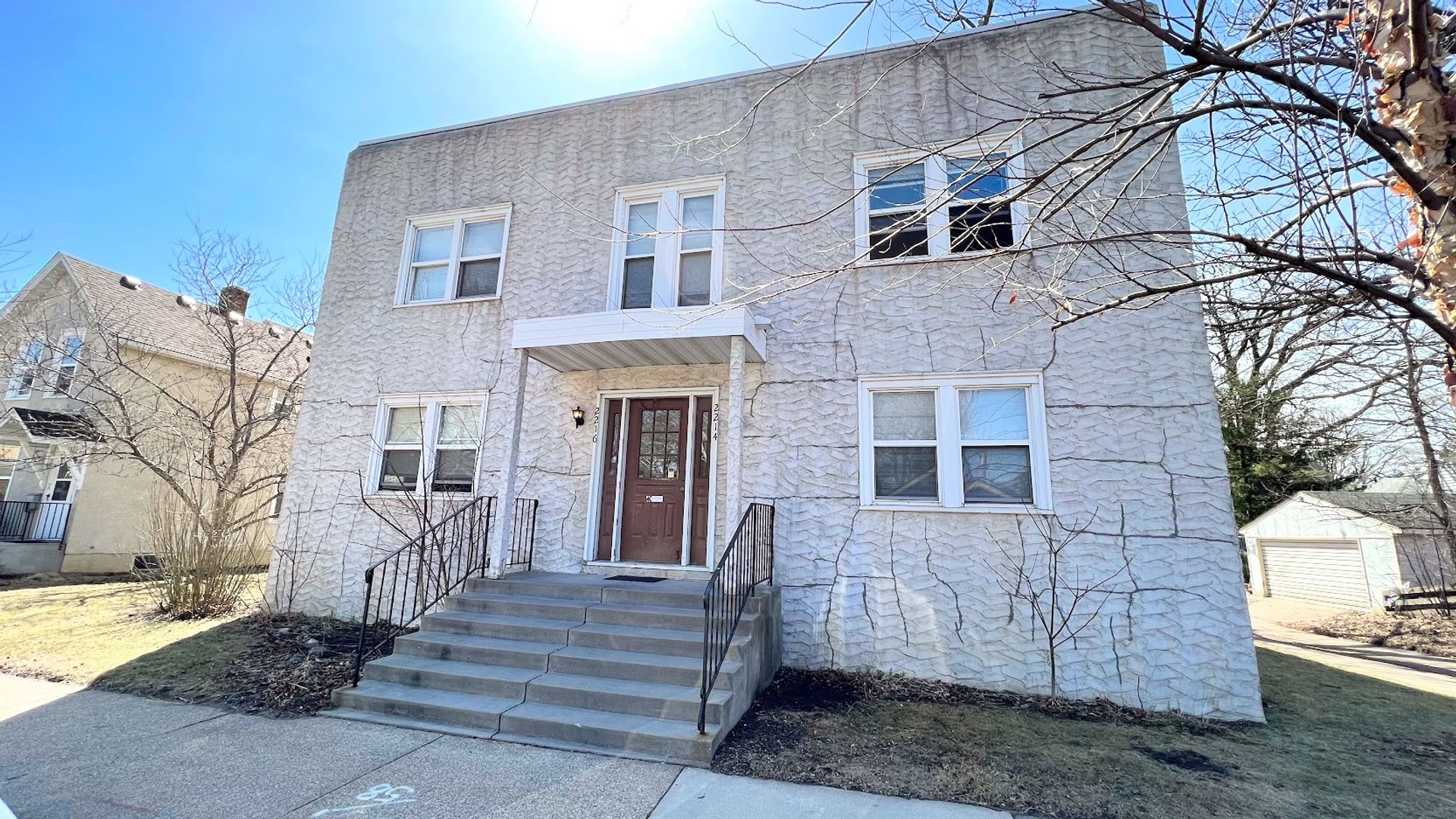 Minneapolis Apartment: 2214 Sharon Avenue SE #2