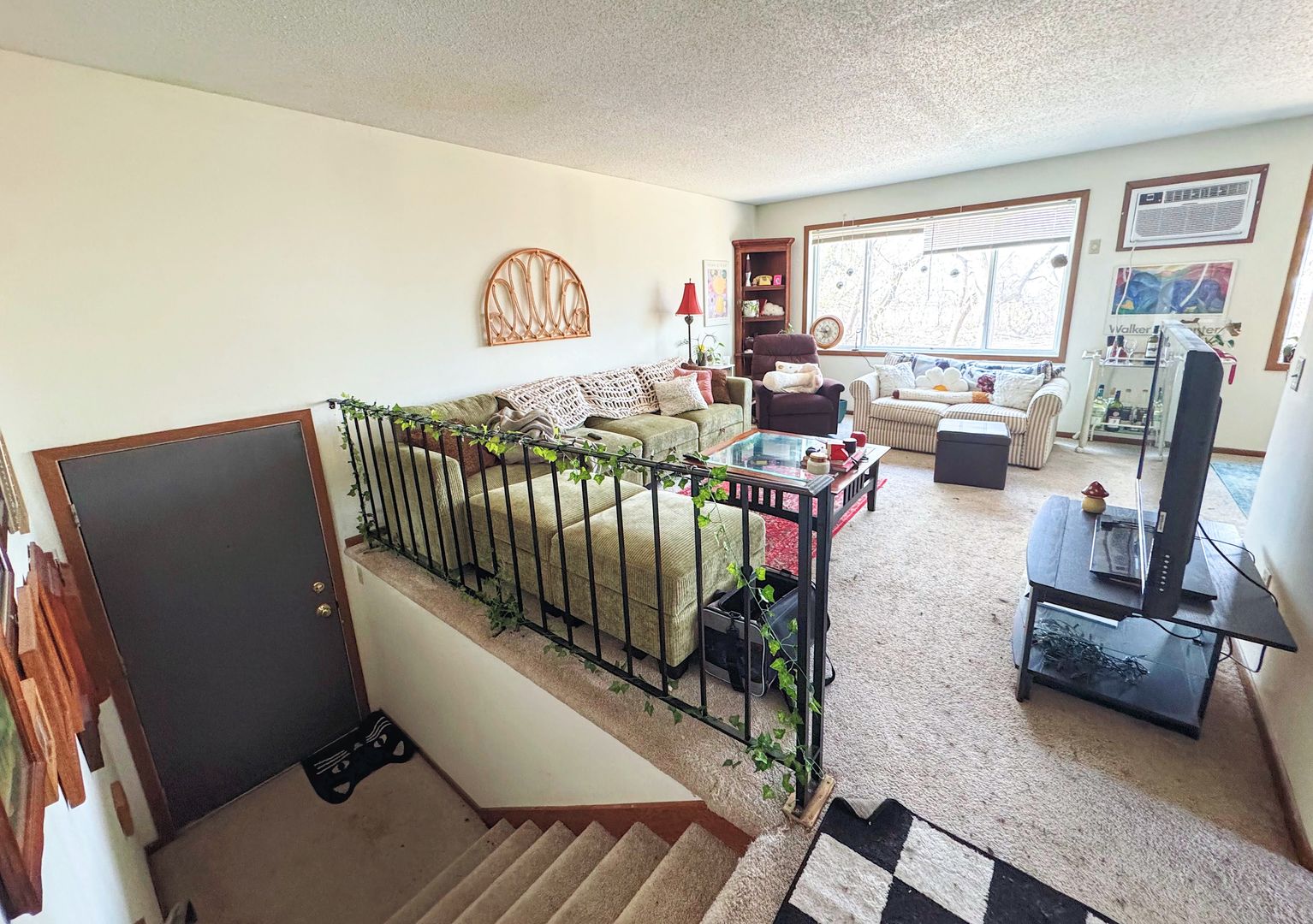 Minneapolis Apartment: 799 Weeks Avenue SE