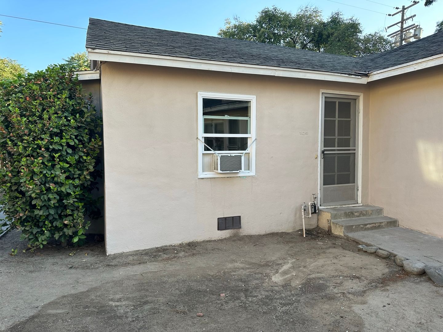 TURLOCK Apartment: 101,103,105,107,109,111 E. CANAL DR