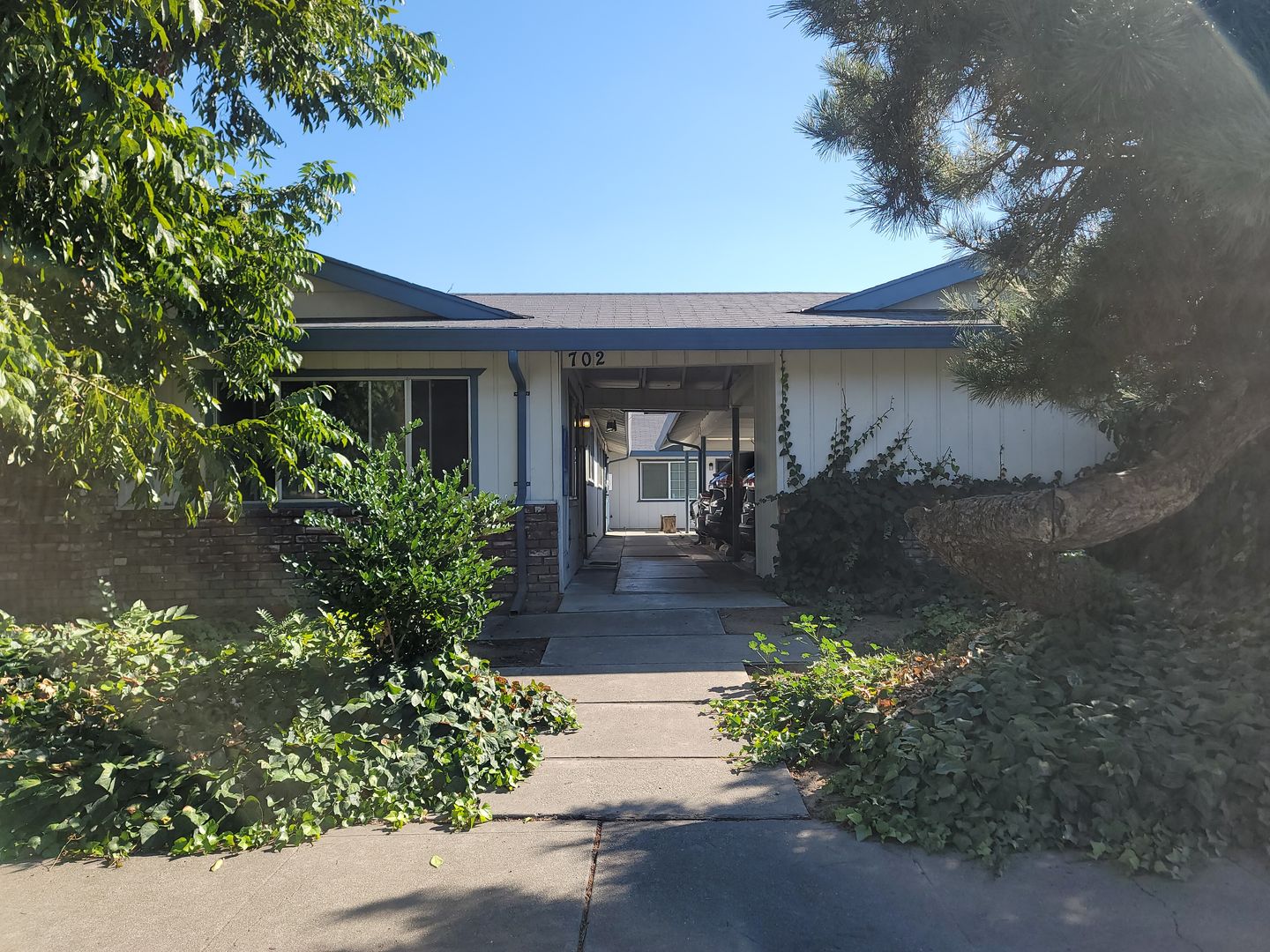 Stockton Apartment: 702 E. Yorkshire Drive #1-4