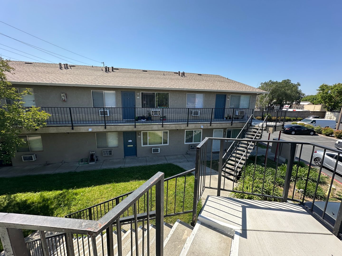 Modesto Apartment: Willow Tree Apartments
