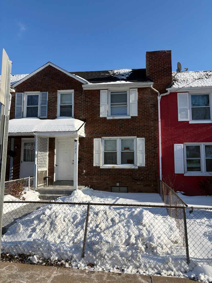 Lancaster Townhome: 121 Dauphin St.