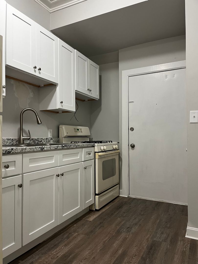 Lancaster Apartment: 324-332 S Queen St.