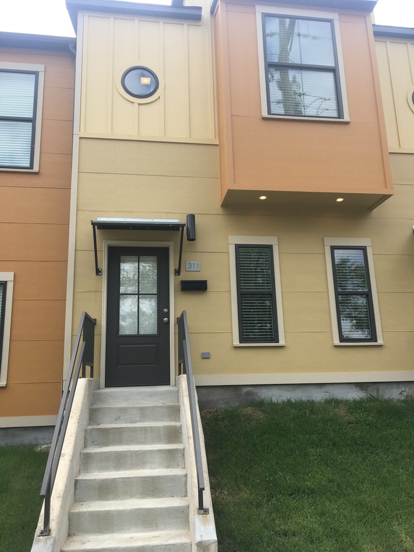 Jonesboro Apartment: Oak