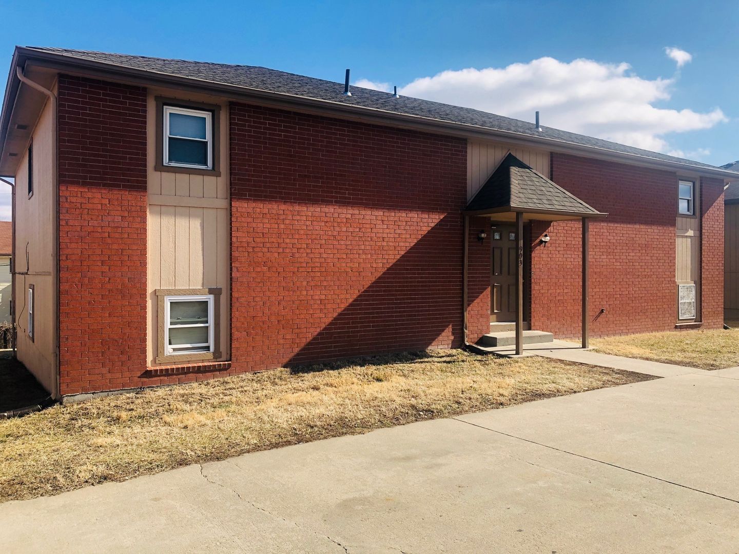 Junction City House: 903 Windwood Dr Apt D