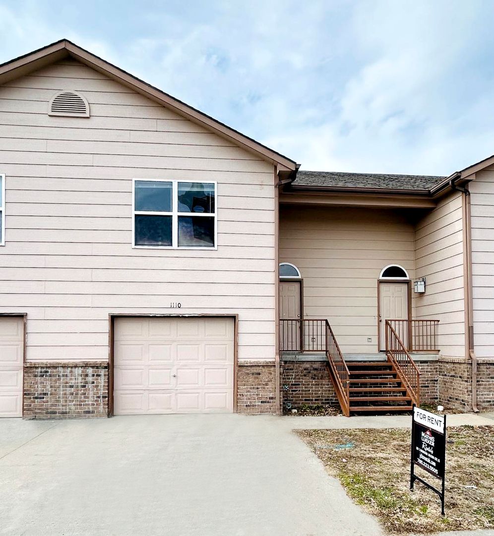 Junction City House: 1110 Country Club Lane