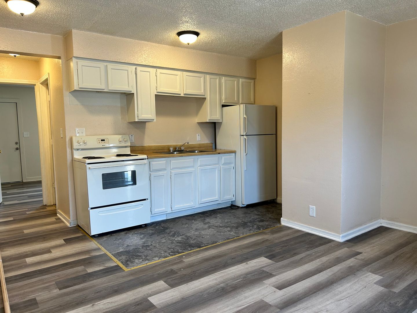 Junction City House: 708 W 10th APT C