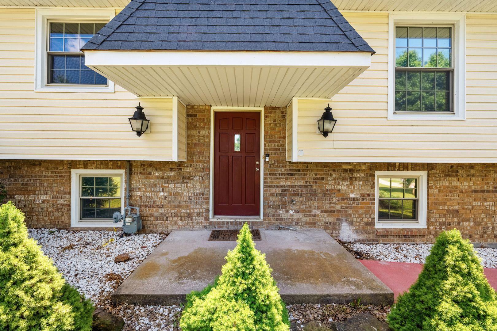 Junction City House: 2023 McFarland Rd