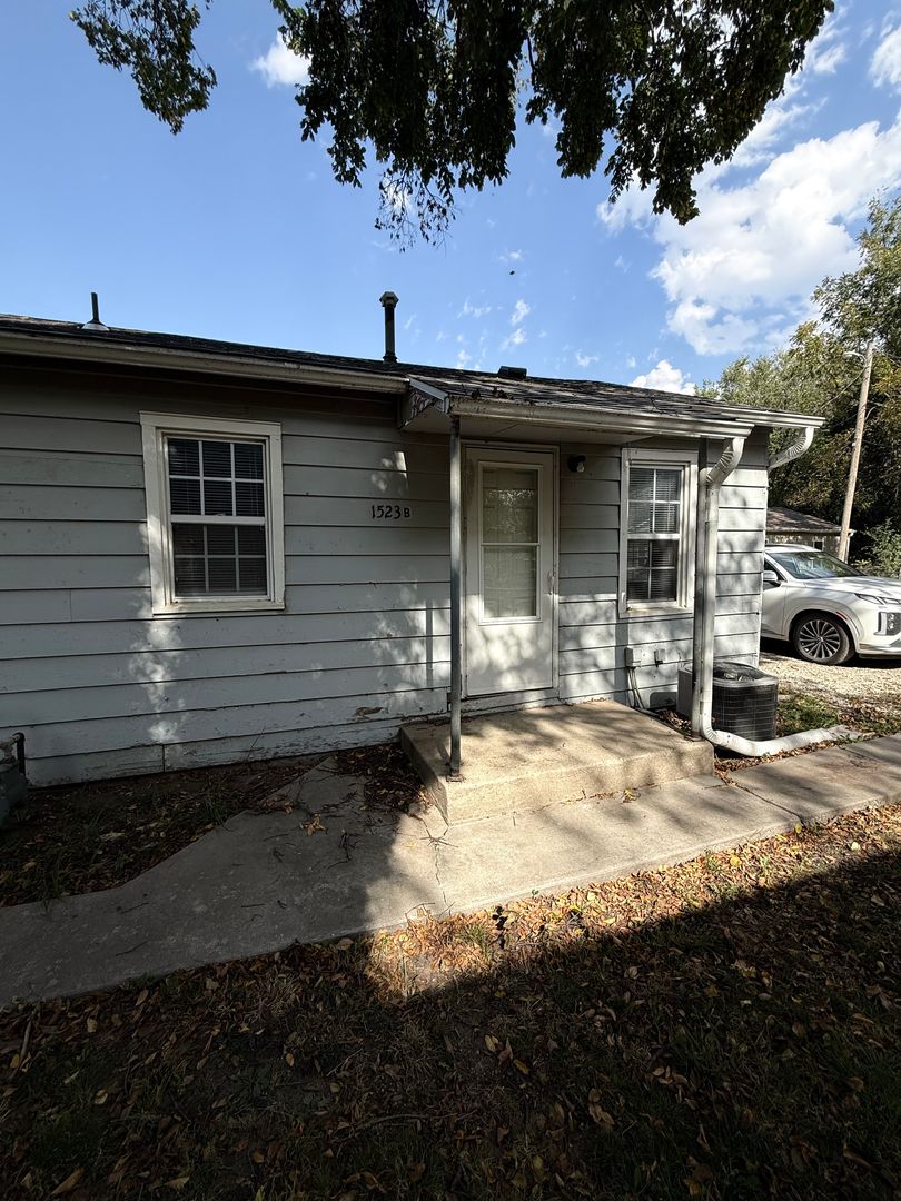 Junction City House: 1523 N Jackson Apt B