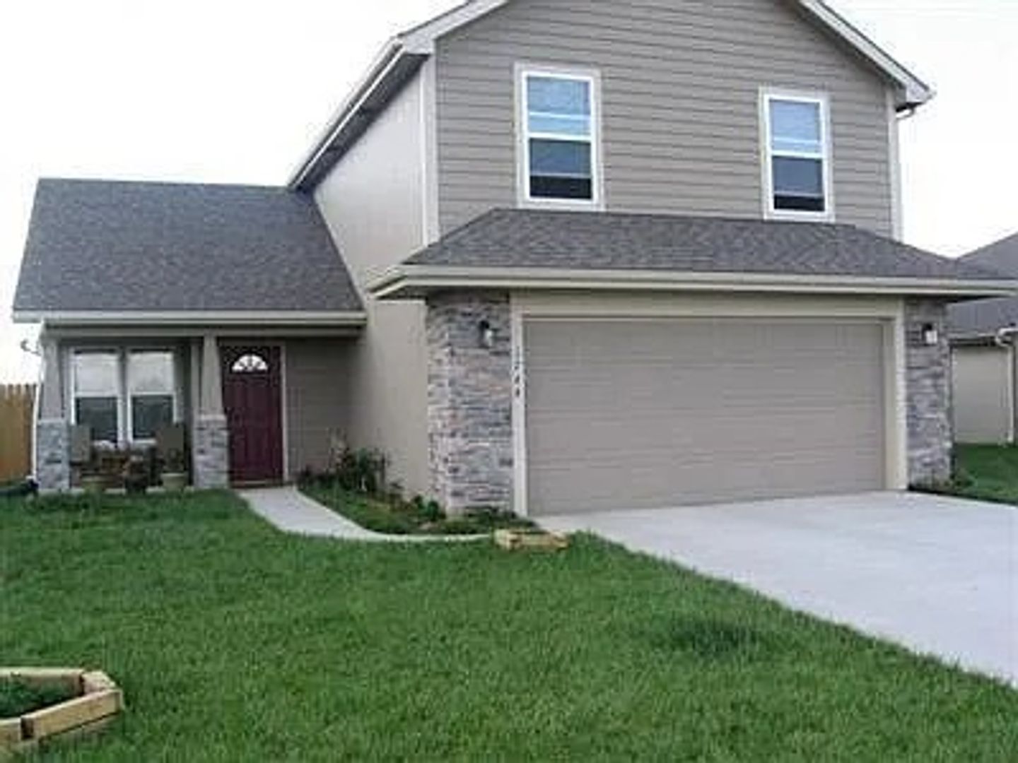 Junction City House: 1744 Sutter Woods