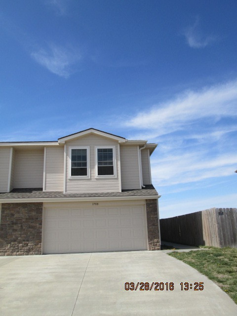 Junction City House: 1708 Sutterwoods