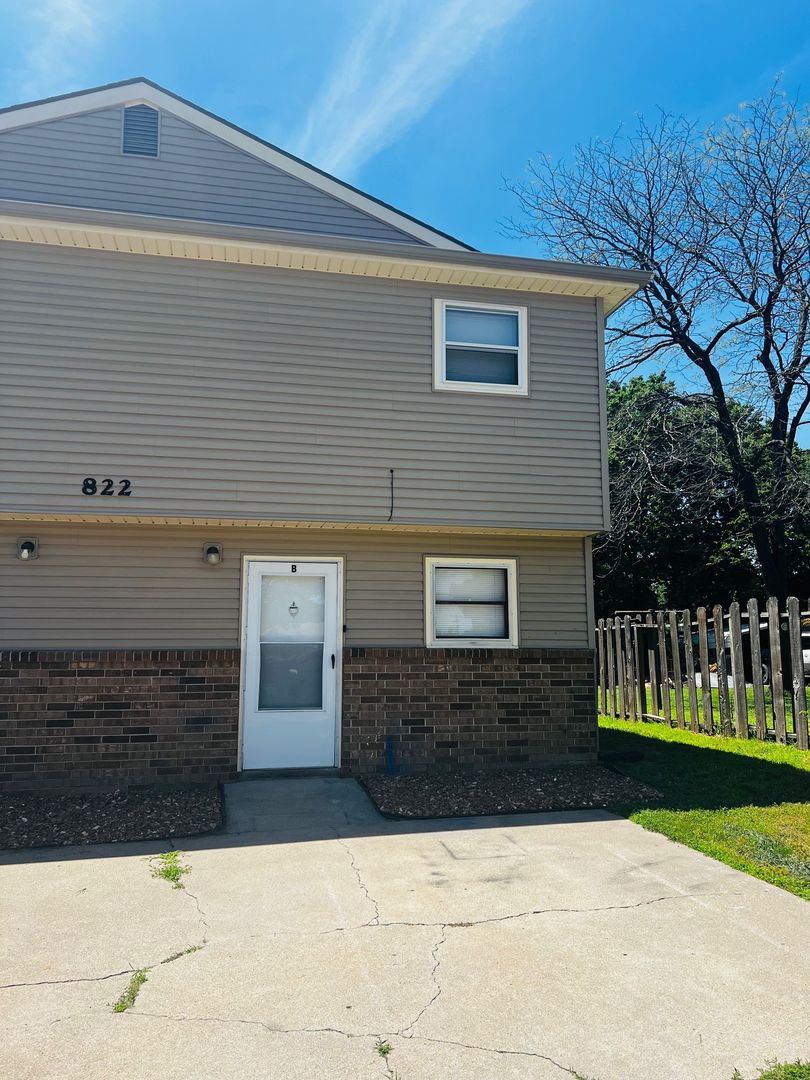 Junction City House: 822 S. Madison Apt B