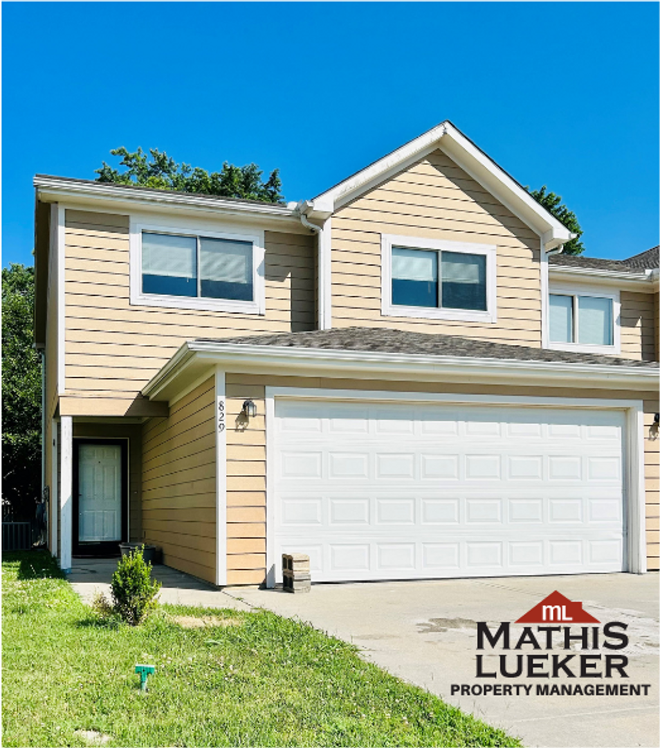Junction City Townhome: 829 Whitetail Ct.