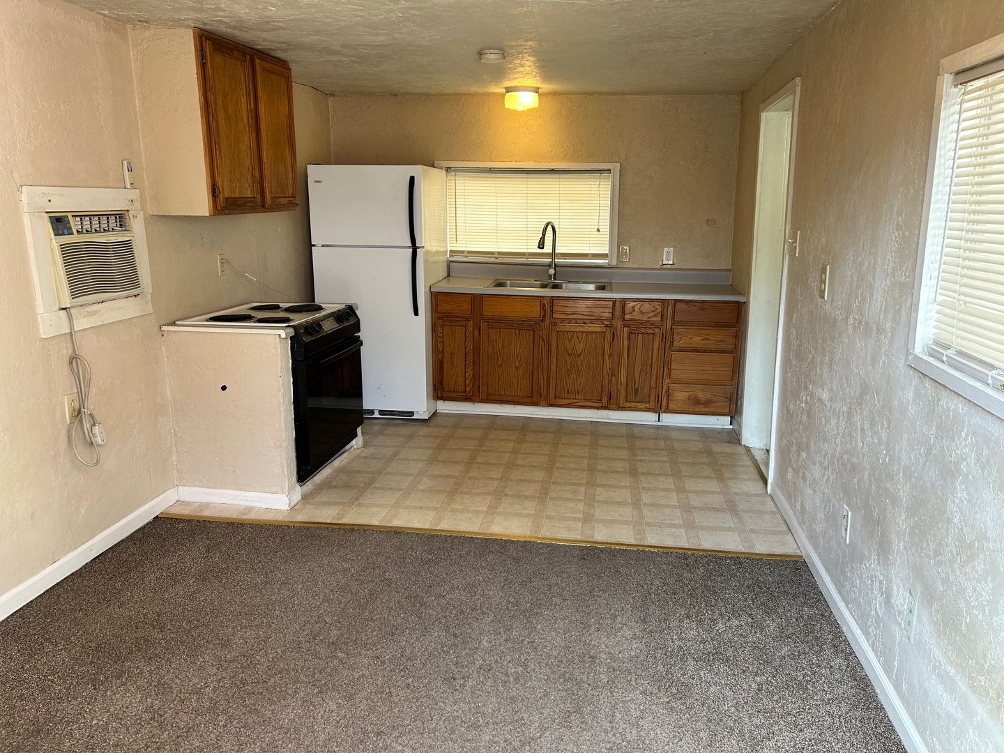 Junction City House: 312 W 2nd St