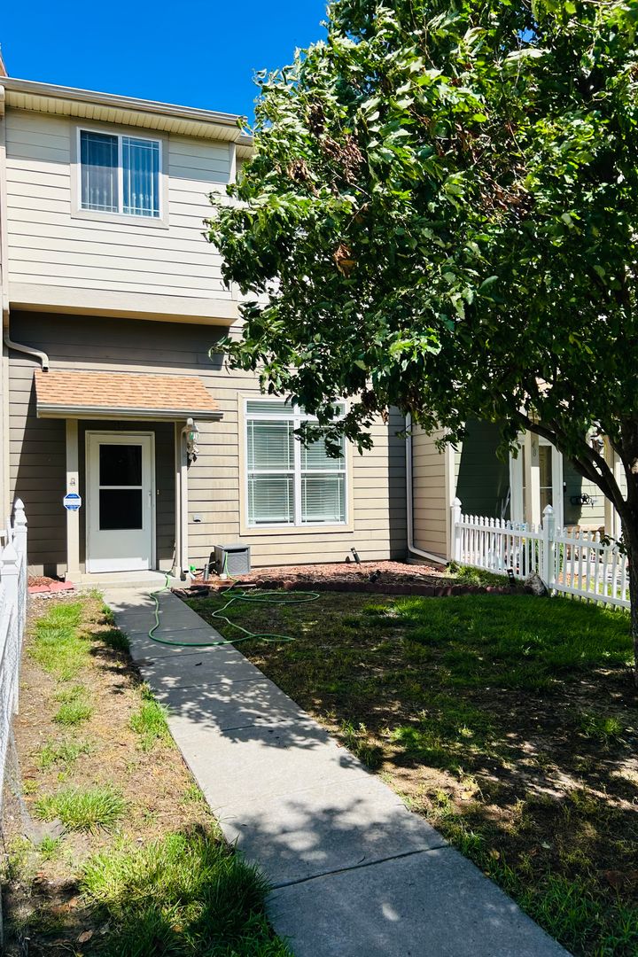 Junction City House: 49 Fuller Circle