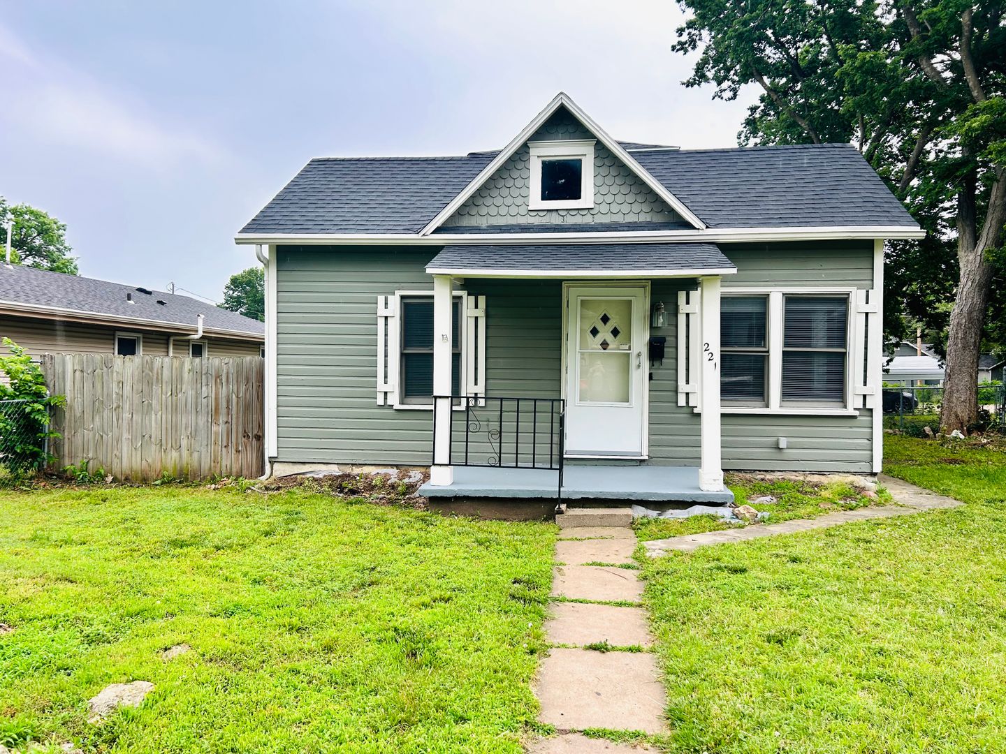 Junction City House: 221 W Spruce