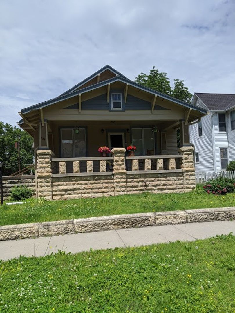 Junction City House: 324 W 5th