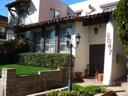 Huge 2+2, parking for 2, Attractive building , PDR walk to the beach