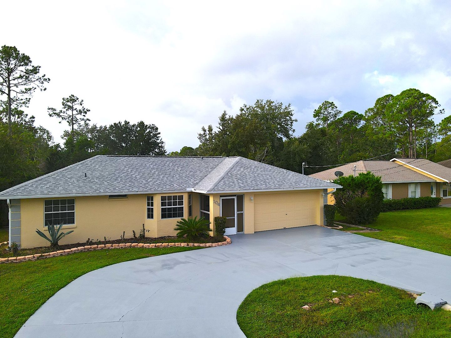 Palm Coast House: 104 Raemoor Dr