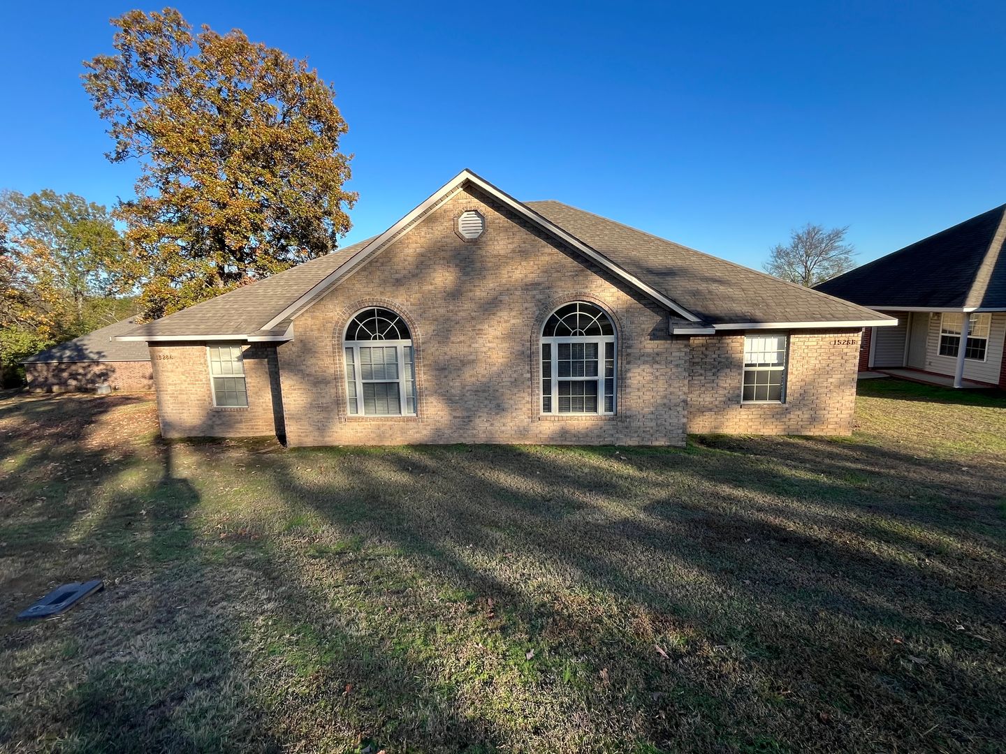 Van Buren Apartment: 1528 N 24th St