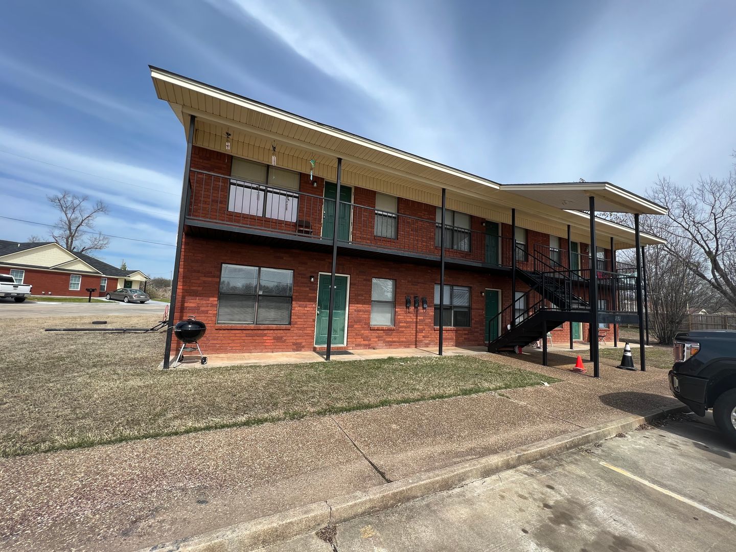 Van Buren Apartment: 2301 Alma Blvd