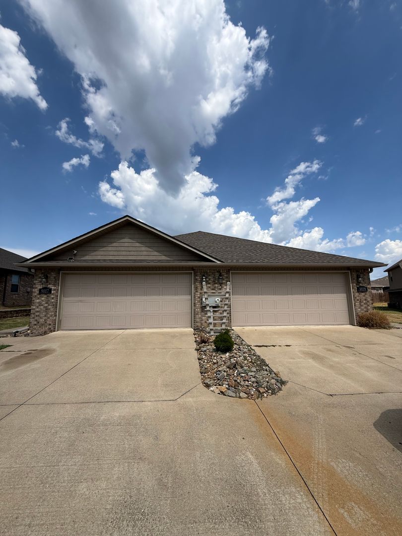 Fort Smith Apartment: 9017-9019 Sandra Way