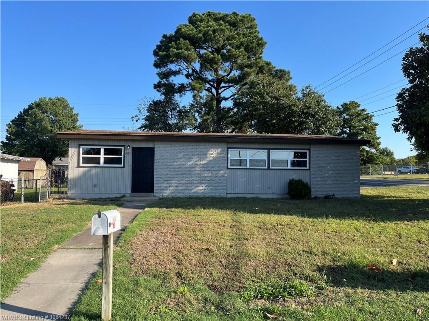 Fort Smith House: 1923 Waco St