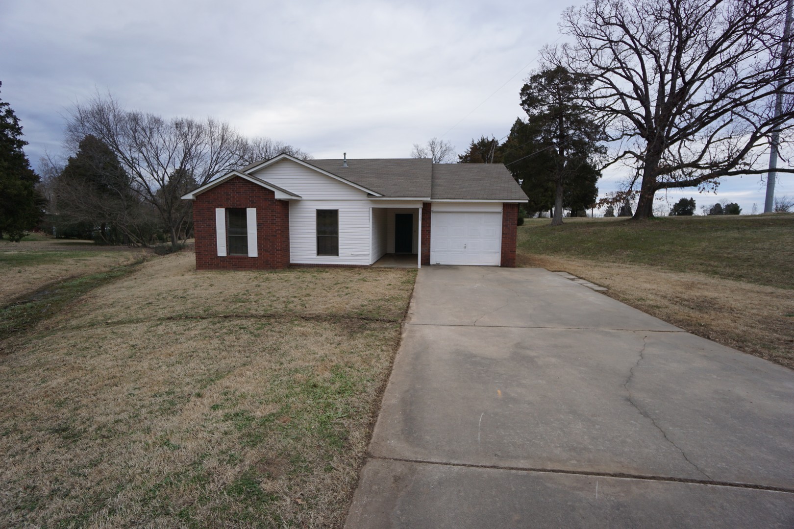 Van Buren House: 117 Vista Hills Blvd