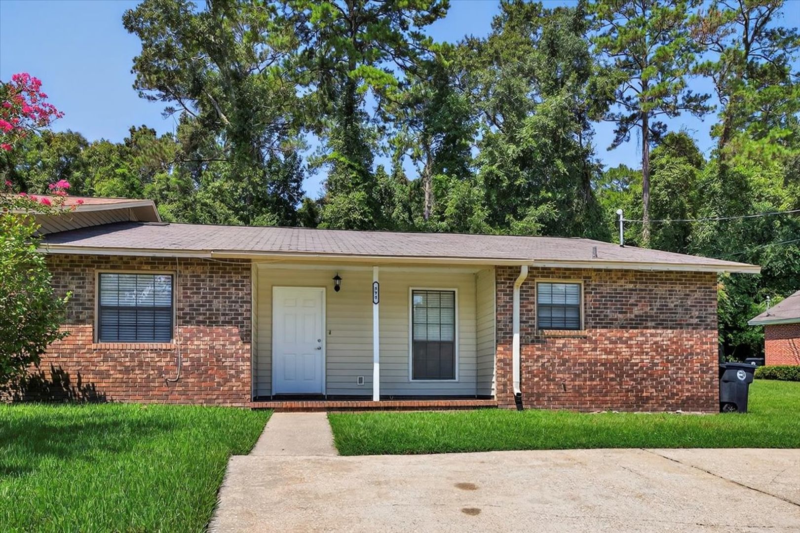 Tallahassee House: 898 Meginnis Lane