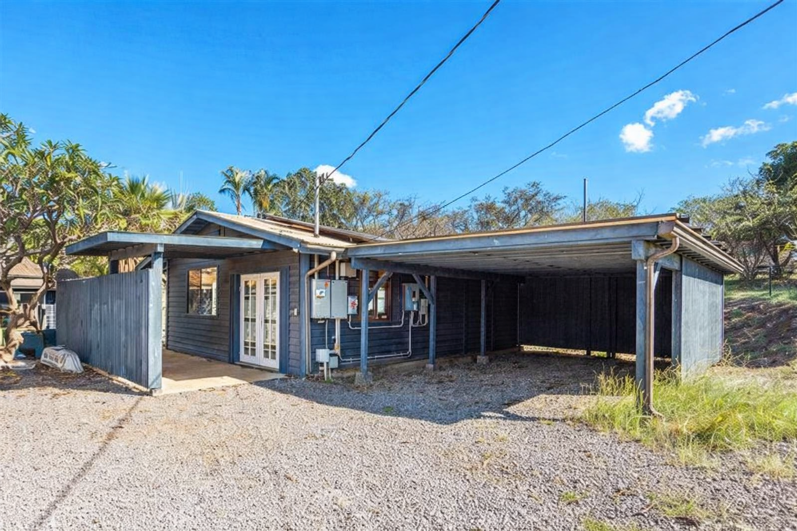 Kula House: 2846 Omaopio Rd, Unit B (front studio)