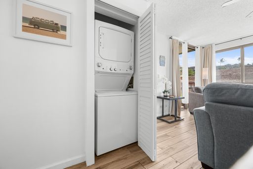 Kahana Manor #318 Furnished One Bedroom One Bath Unit