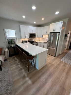 Beautiful 2 bed 1 bath Pohailani Condo
