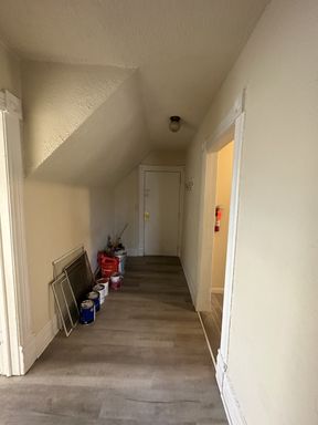 Newly Renovated One Bedroom Unit – photo 1