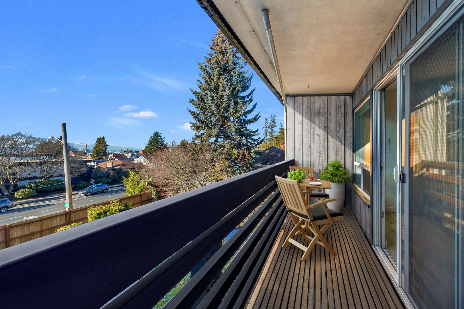 Seattle Apartment: 4336 15th Ave S.