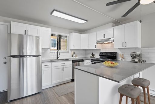 One Month Free! Renovated Redmond 2-Bedroom Apartment – photo 1
