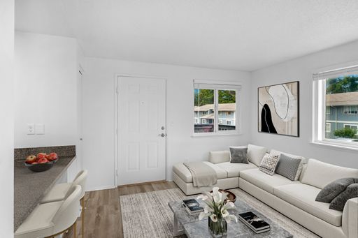 **MOVE-IN SPECIAL** 1x1's at Evergreen Park! (108, 86, 82) – photo 1