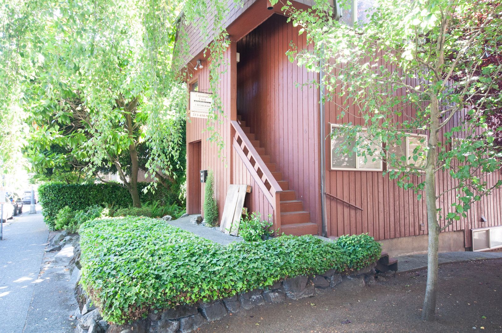 Seattle Apartment: 5043 15th Ave NE
