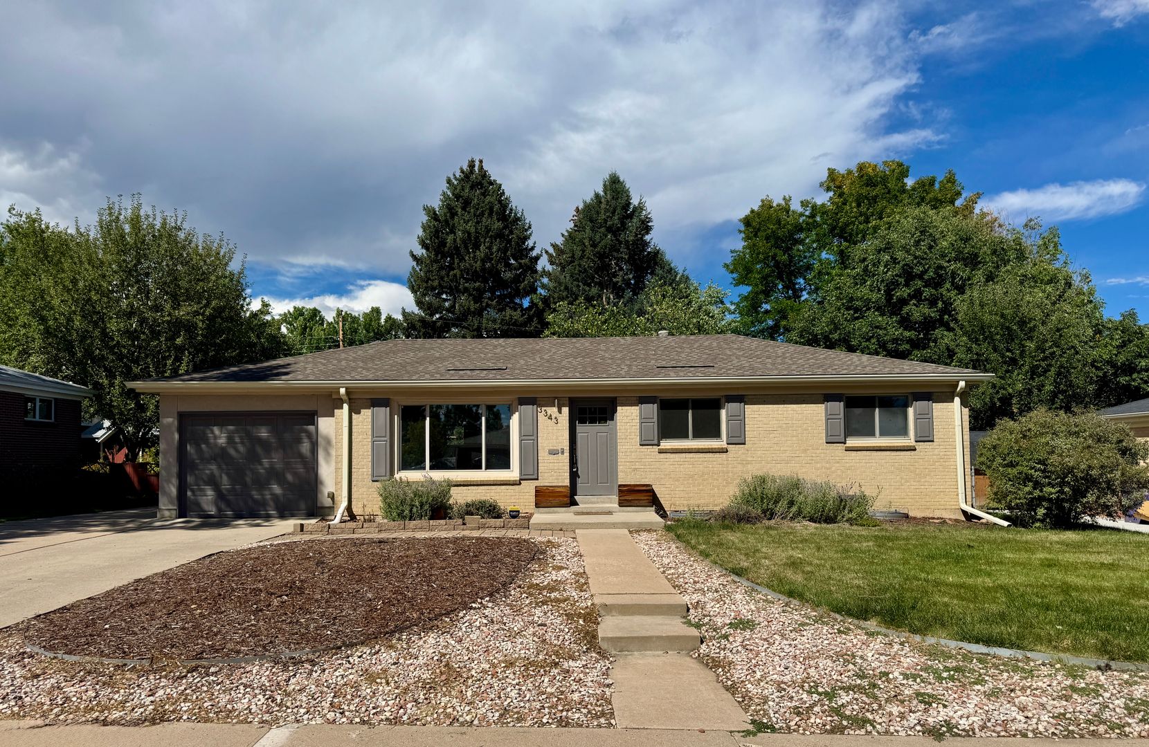 Englewood House: 3343 Wagontrail Dr