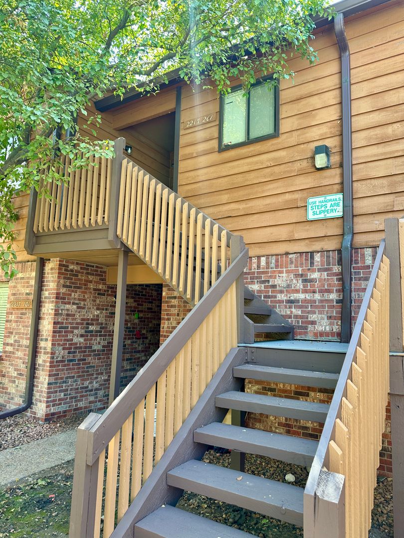 Aurora House: 2217 S. Buckley Rd. #201