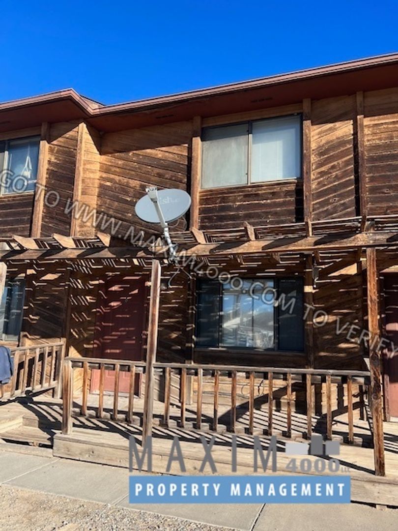 PALISADE Townhome: 911 WILLIAM COURT  #B