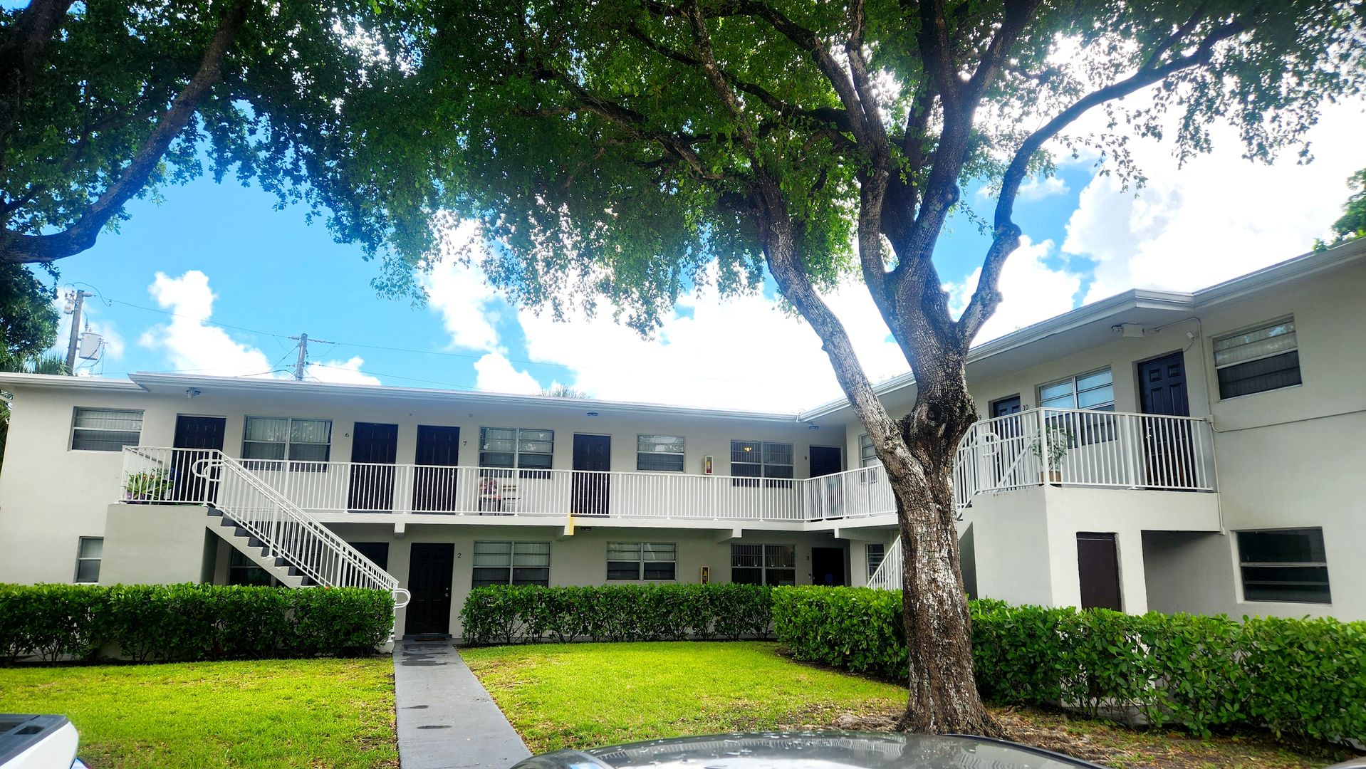 Pompano Beach Apartment: 170-241 SW 8th Street