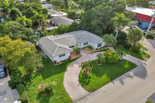 Gorgeous fully renovated 3 bedroom 2 bathroom home – photo 1