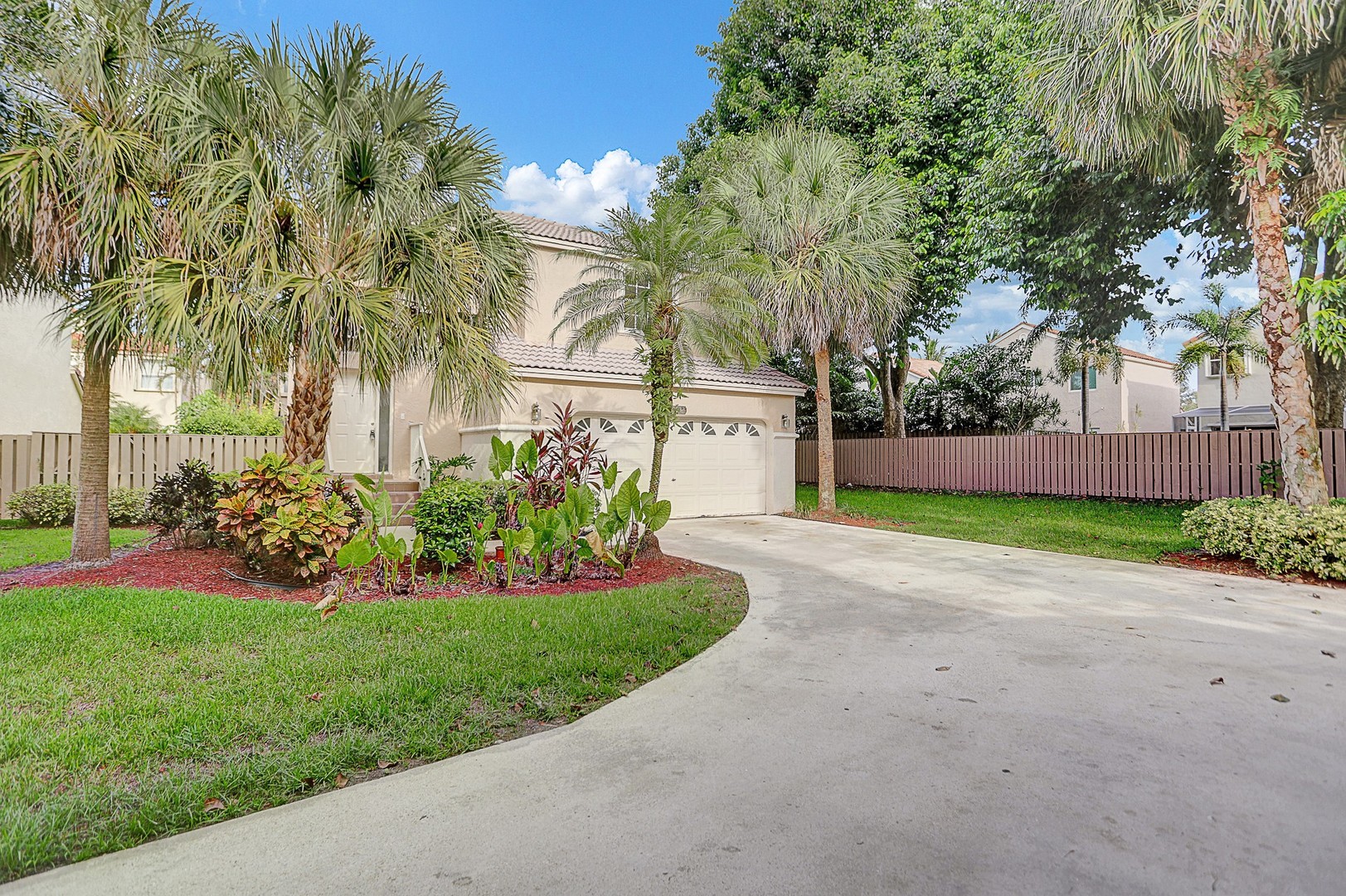 Plantation House: 10932 NW 12th CT