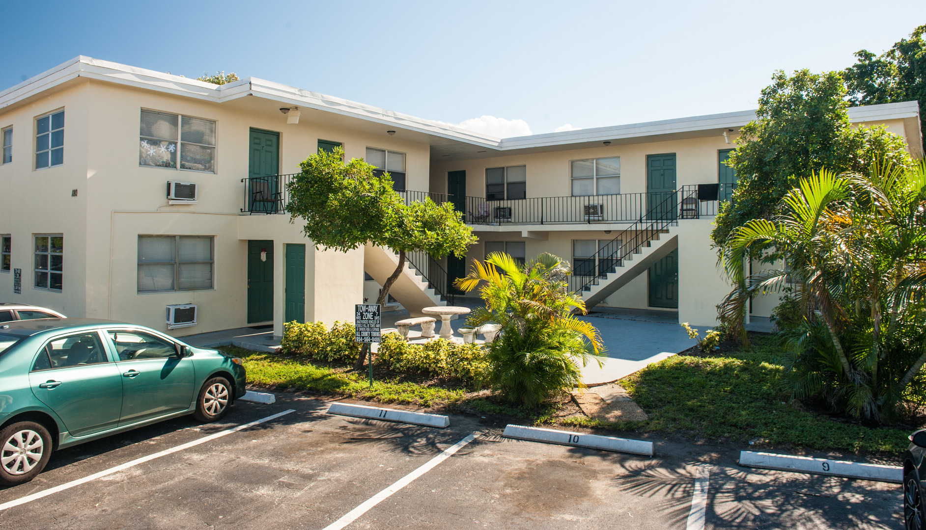 Pompano Beach Apartment: 170-241 SW 8th Street