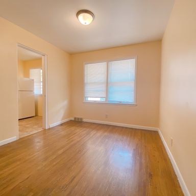 1 bedroom/1 bathroom apartment $600/month