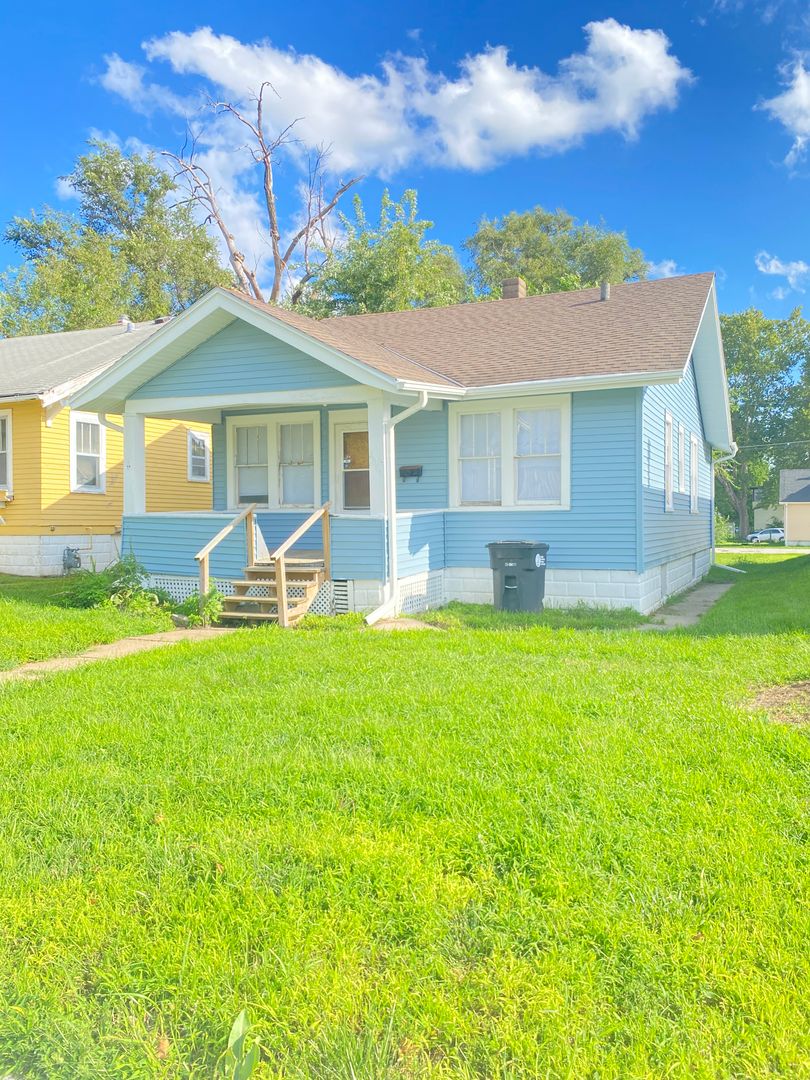 Omaha House: 2869 Sprague St