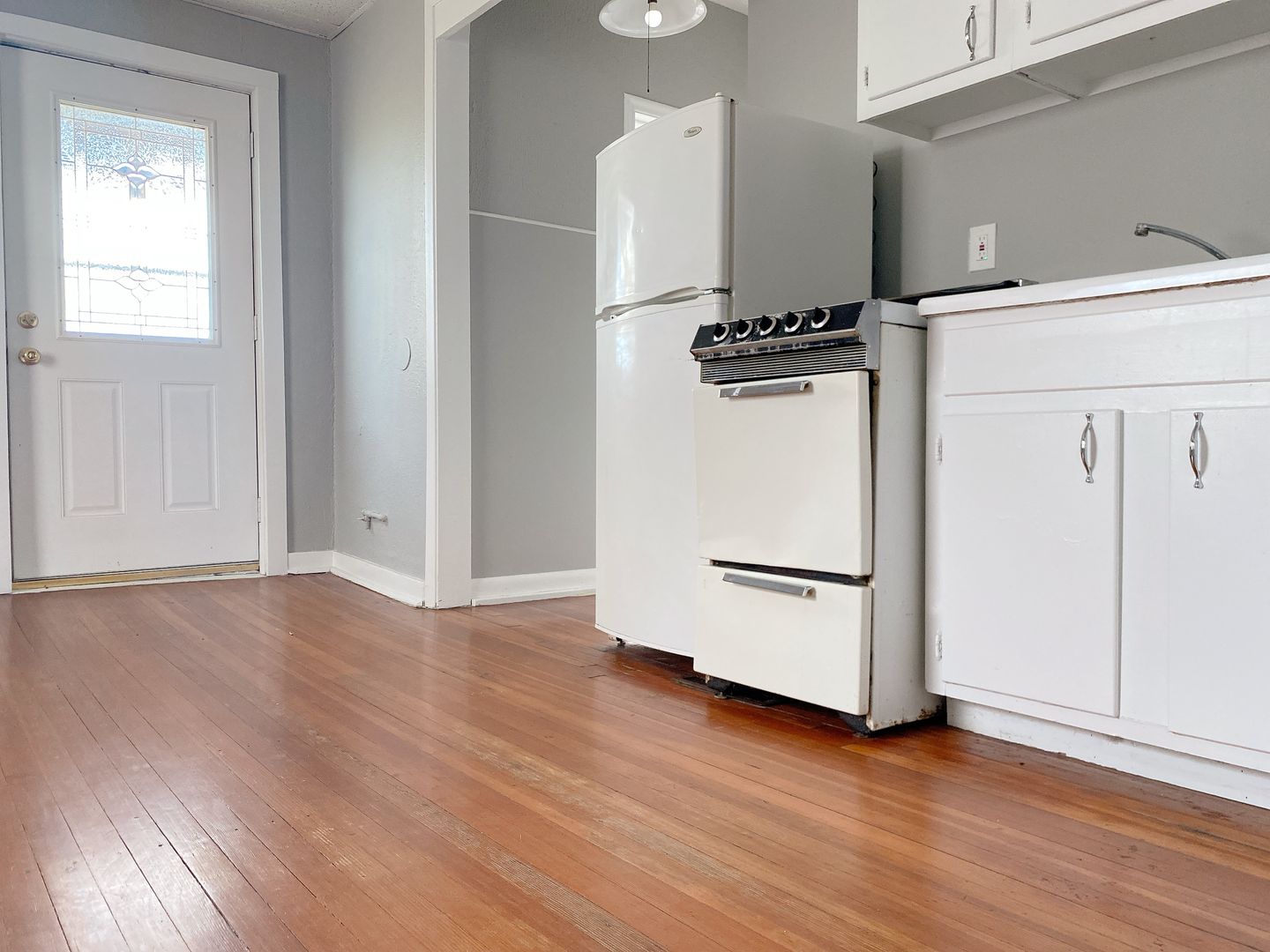Omaha Apartment: 614 N 40th St
