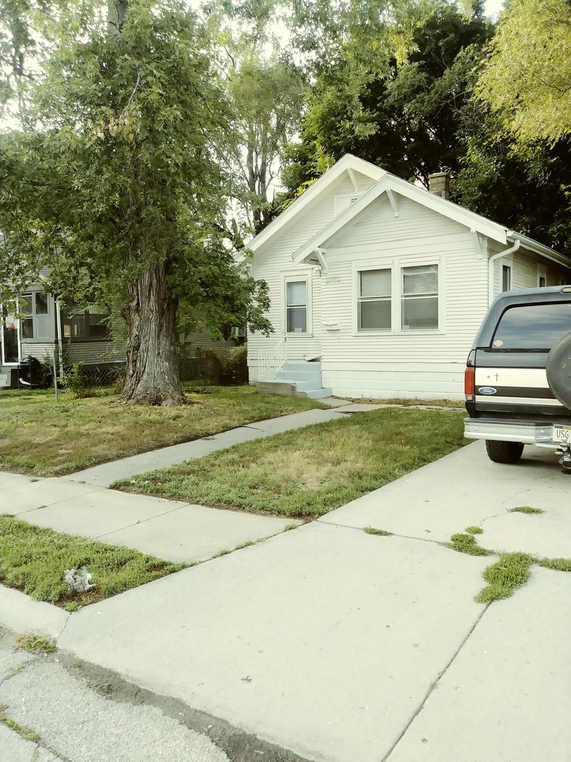 OMAHA House: 2732 CAMDEN AV